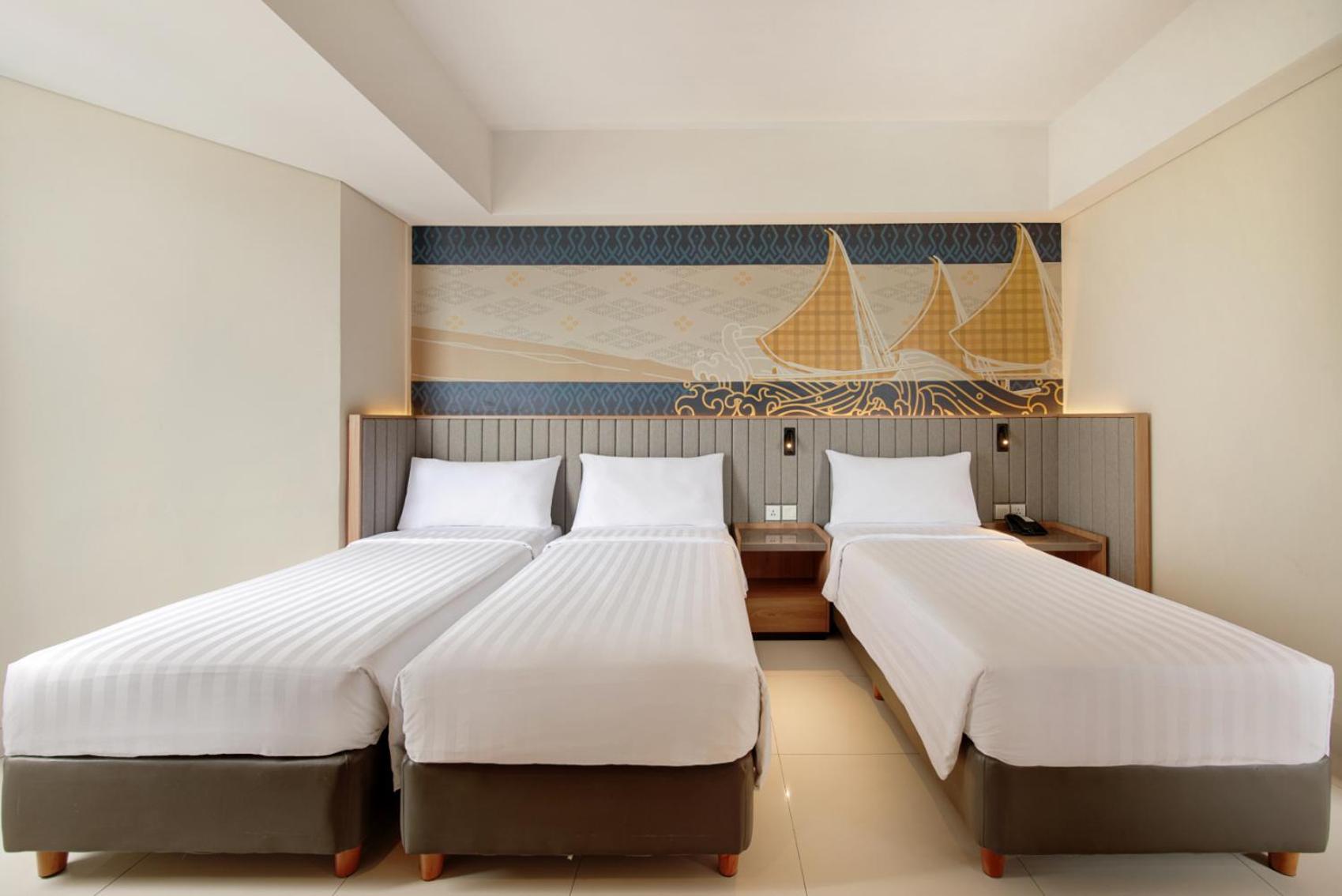 Aston Inn Pantai Losari Makassar Exterior photo