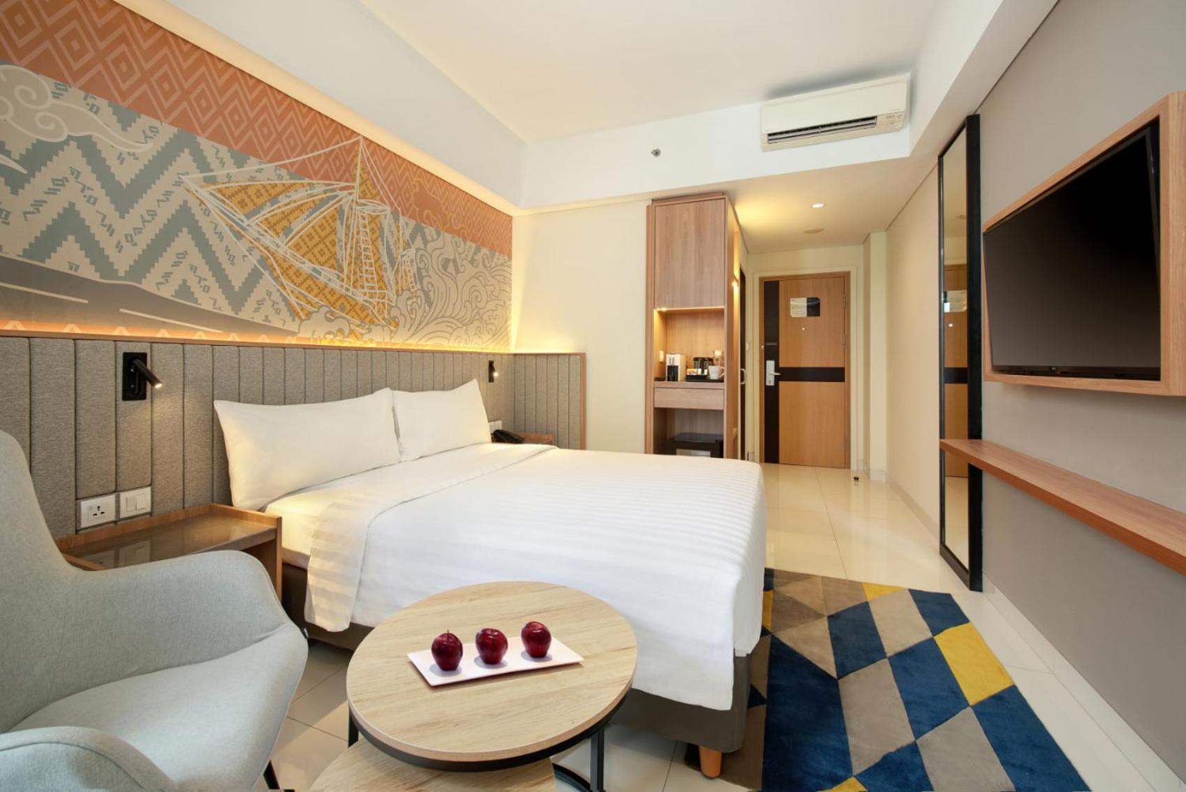 Aston Inn Pantai Losari Makassar Exterior photo