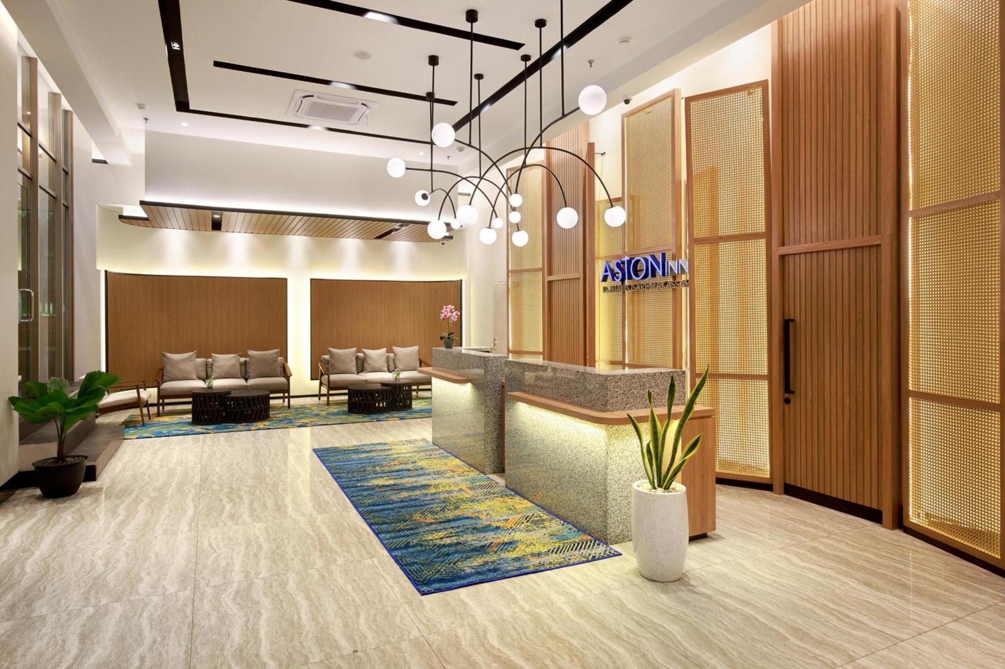 Aston Inn Pantai Losari Makassar Exterior photo