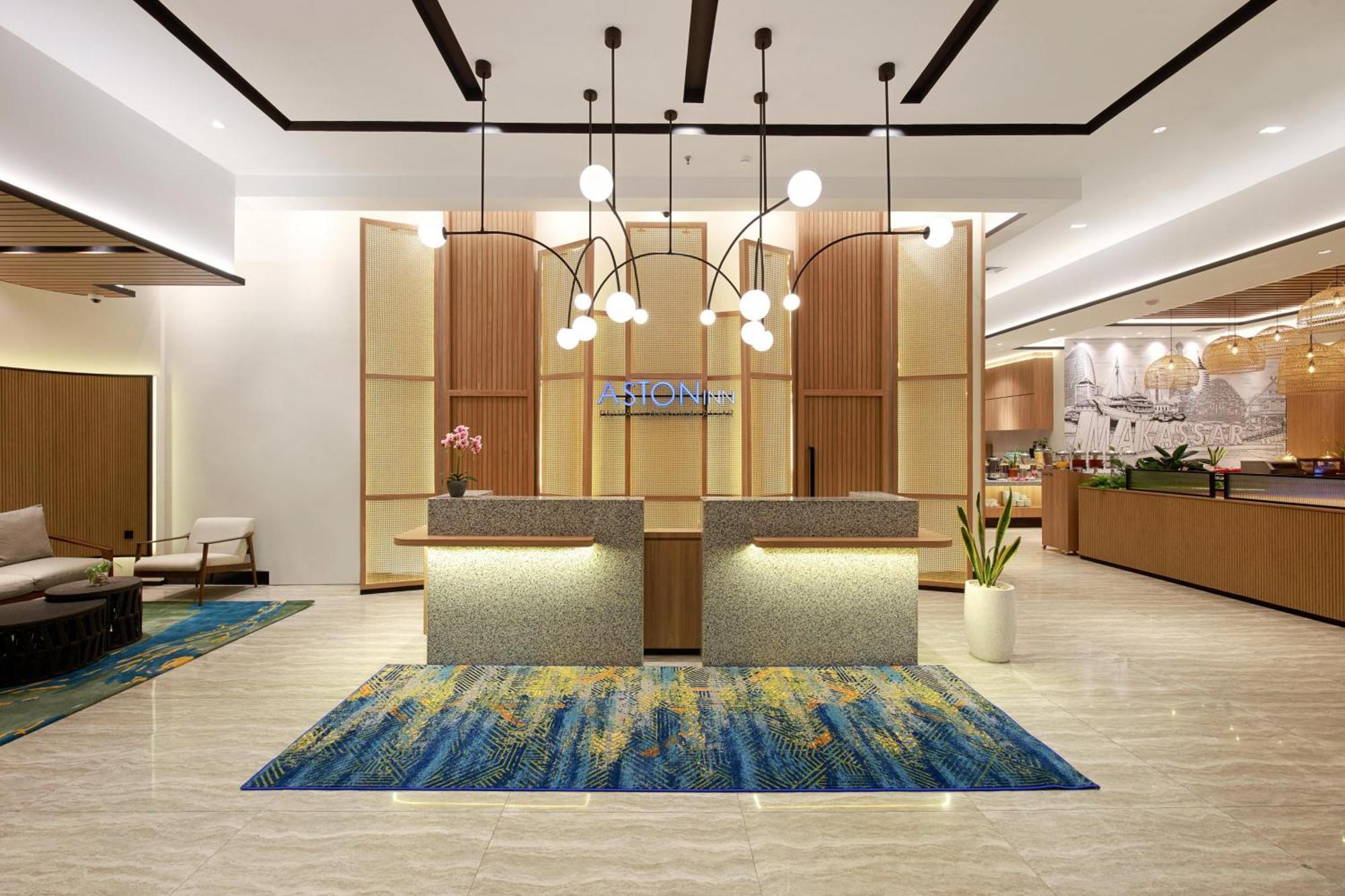 Aston Inn Pantai Losari Makassar Exterior photo